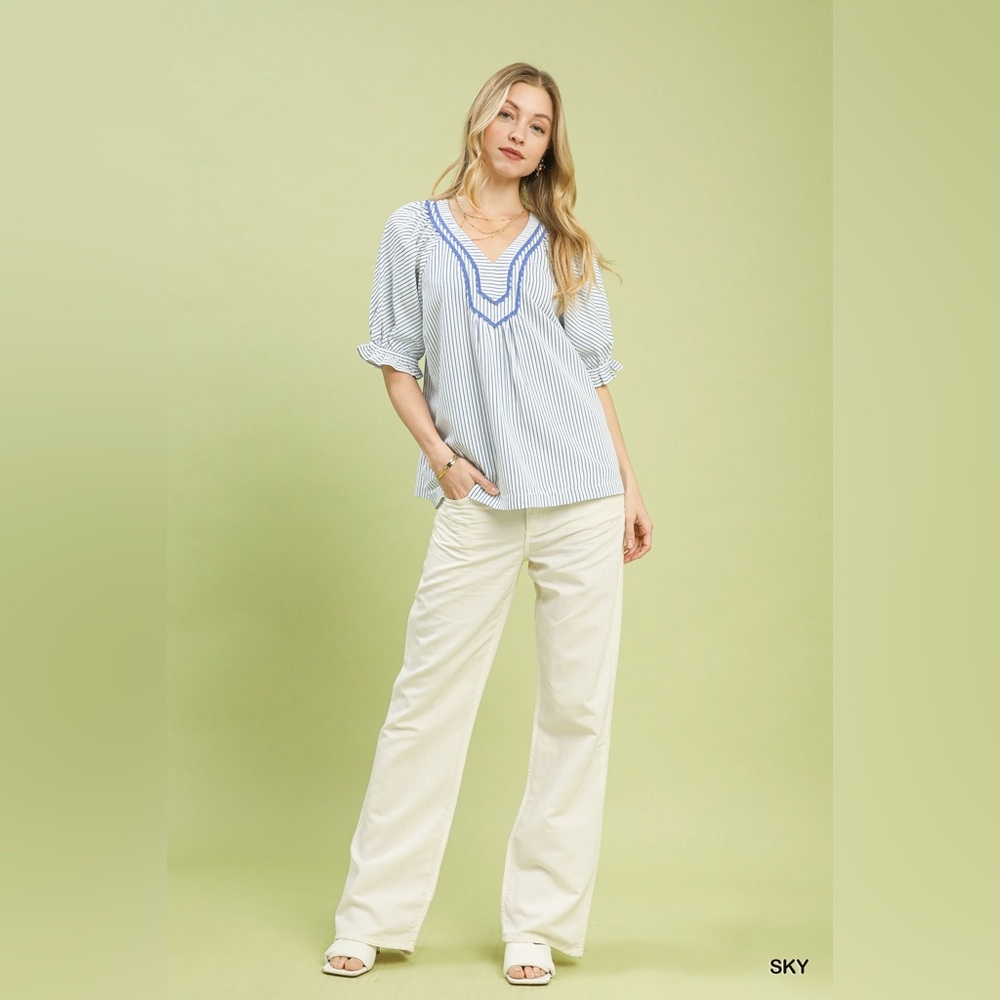 💙 Umgee Stripe V-Neck Blouse 💙🛍️